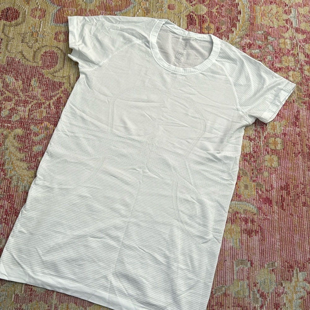 Lululemon Swiftly short sleeve top